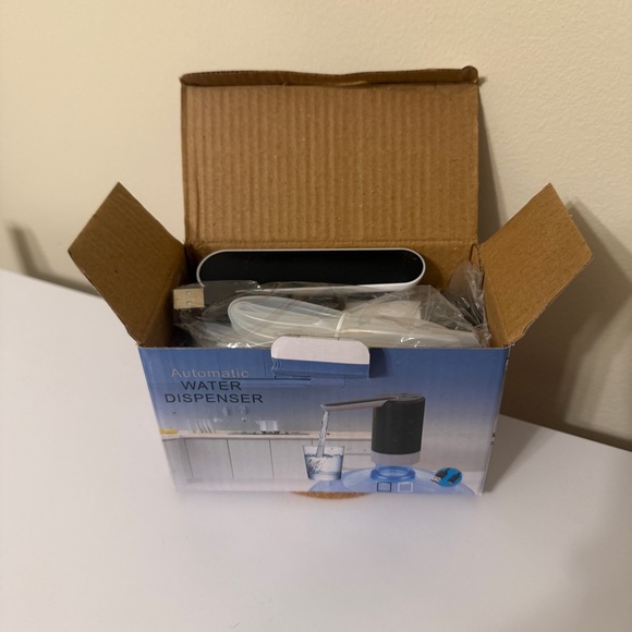 Automatic Water Dispenser - Picture 4 of 8